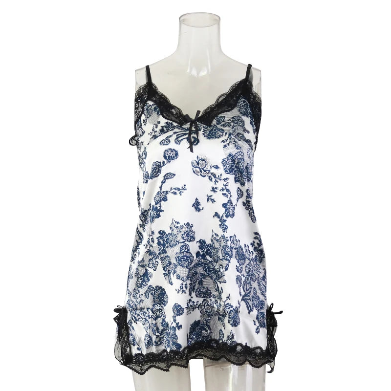 Women's Lace V-Neck Nightdress - Sleeveless Sleepwear