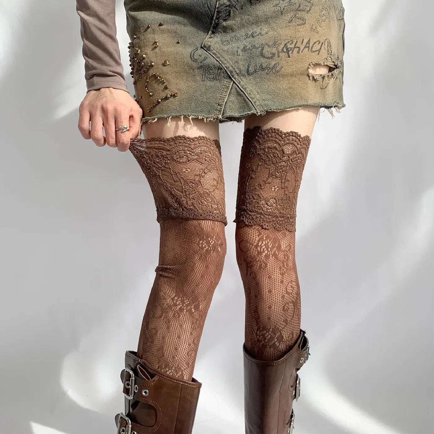 Women's Flower Lace Fishnet Thigh High Stockings - Sweet Frilly Trim