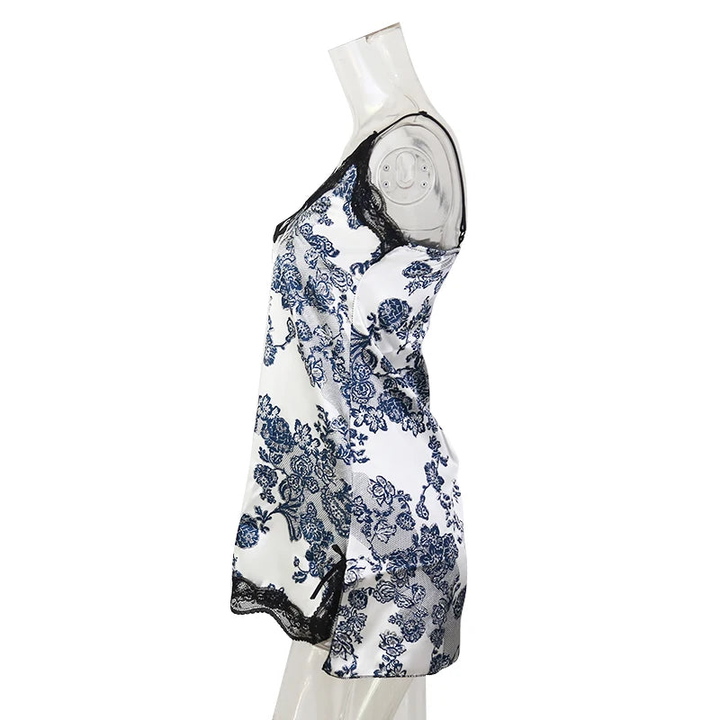 Women's Lace V-Neck Nightdress - Sleeveless Sleepwear