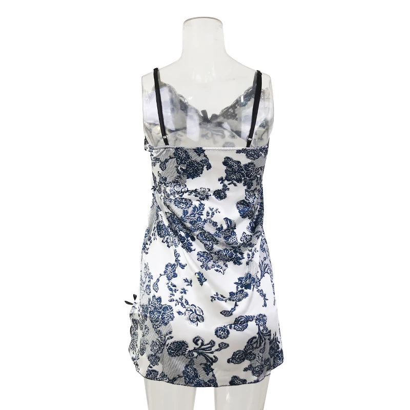 Women's Lace V-Neck Nightdress - Sleeveless Sleepwear