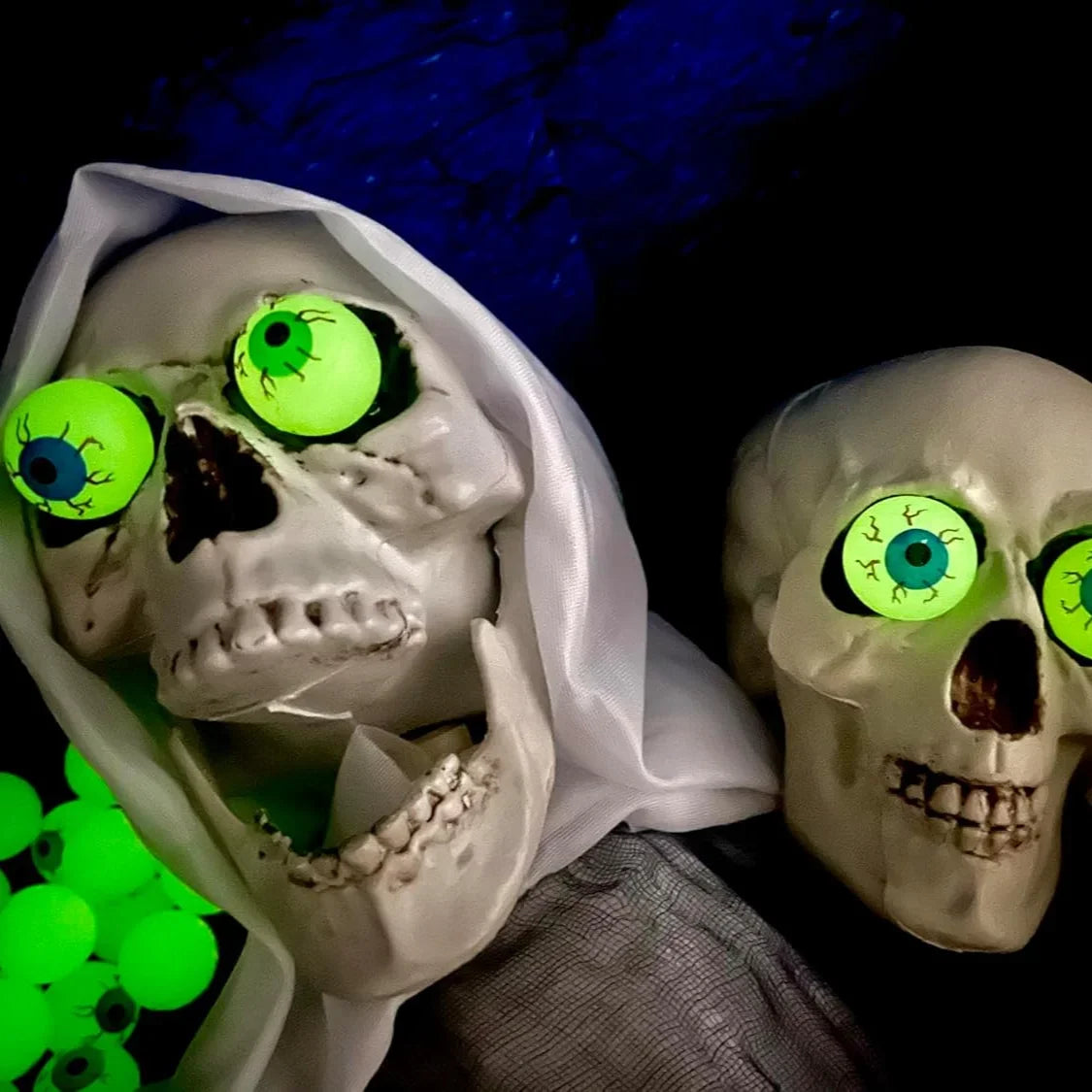 Glow in Dark Eyeball Bouncy Ball - Halloween Toys