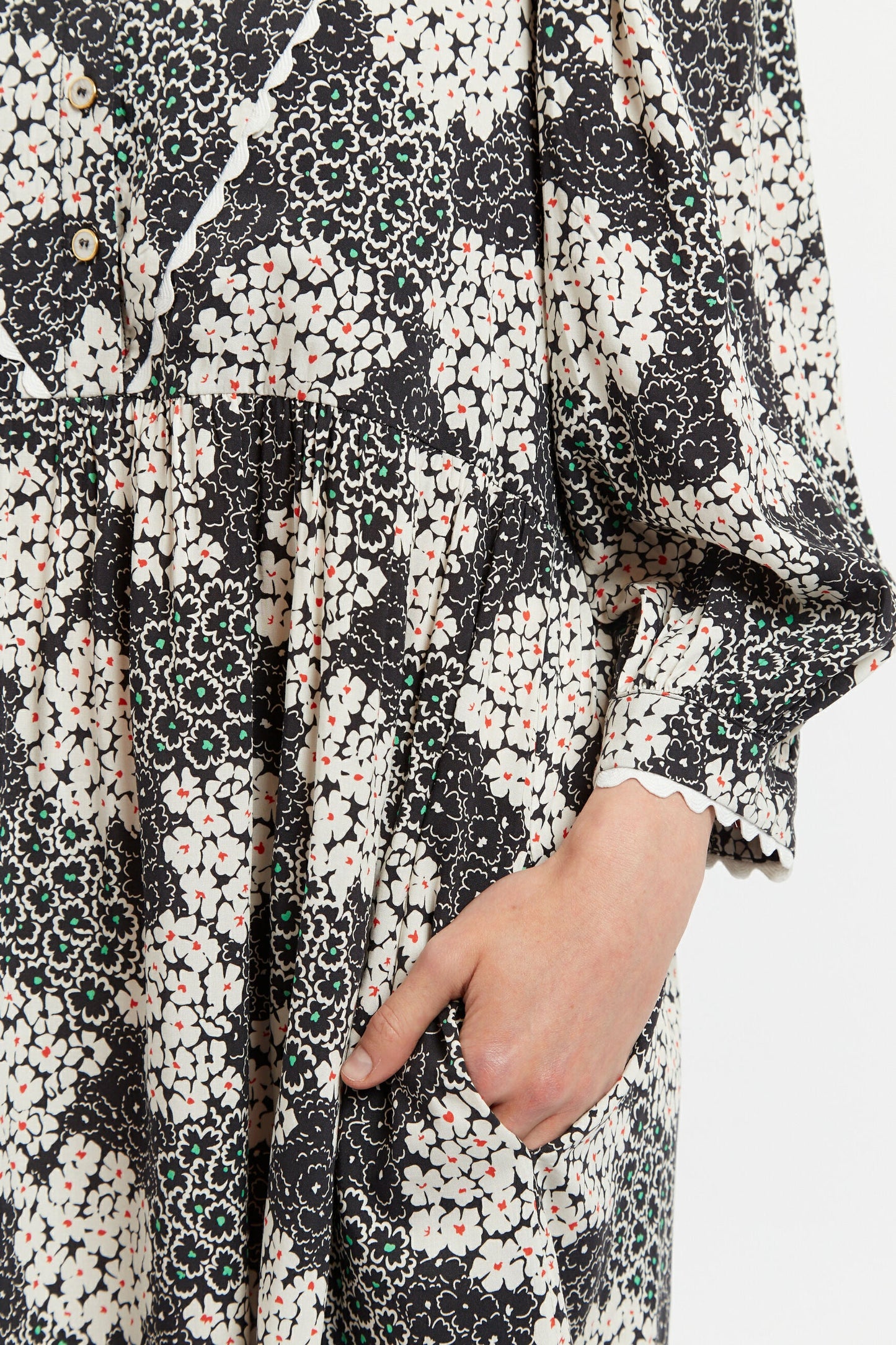 Suzanne Flower Patch Mini Dress Black/White