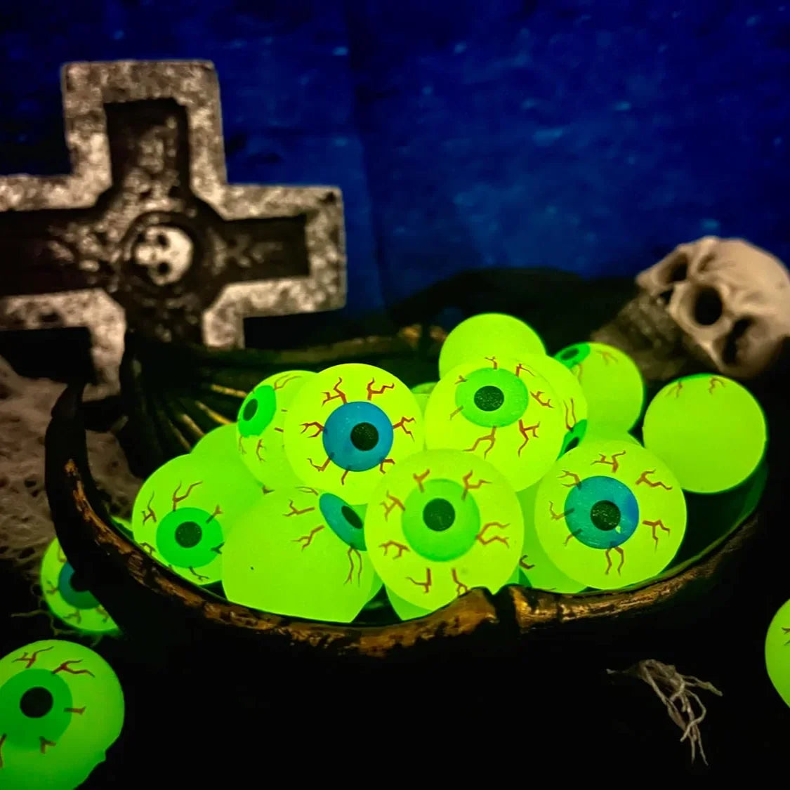 Glow in Dark Eyeball Bouncy Ball - Halloween Toys