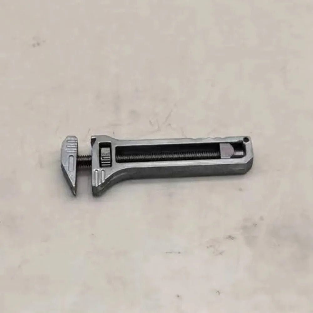 EDC Multi Tool - Compact Keychain Pocket Survival Kit