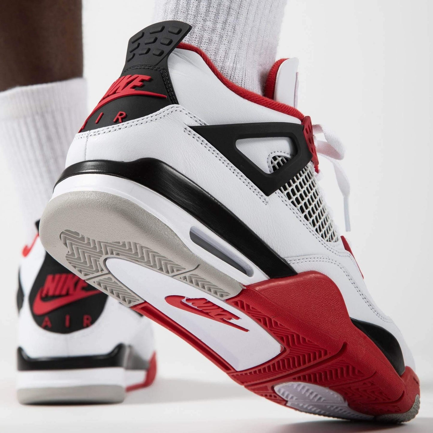 Air Jordan 4 Retro OG 'Fire Red' 2020 - Bascora