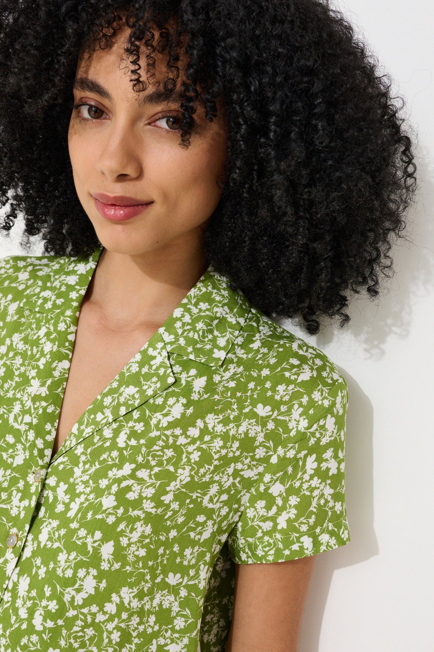 Marika Negative Floral Print Short Sleeve Shirt β Green - Bascora