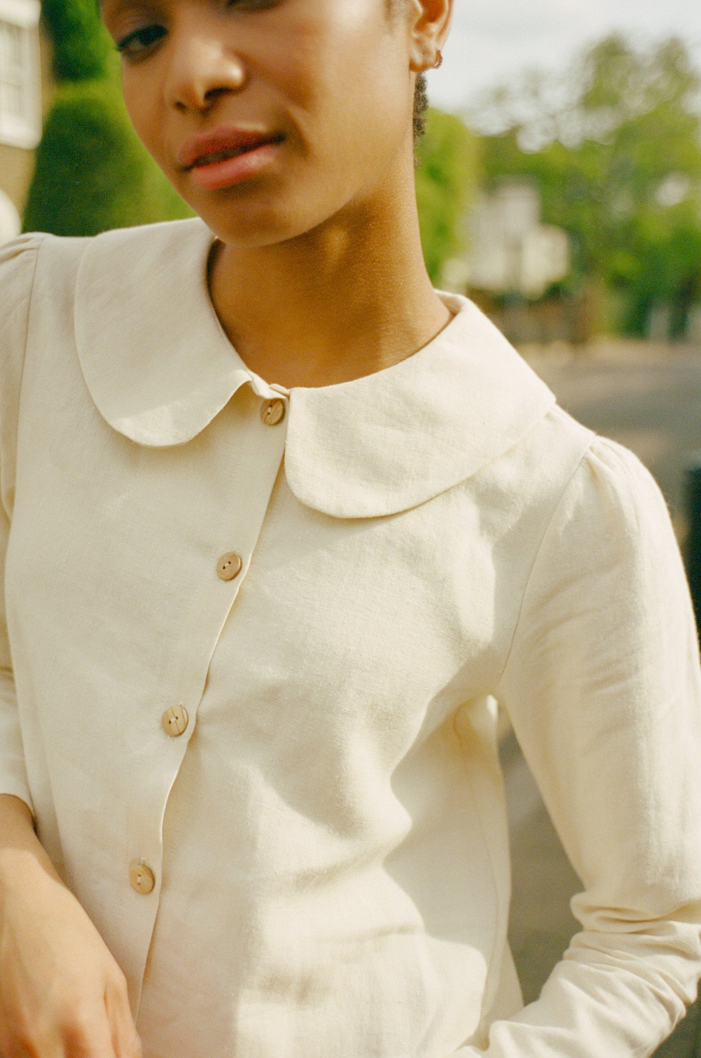 Má + Lin Claudine Long Sleeve Linen Blouse in Natural