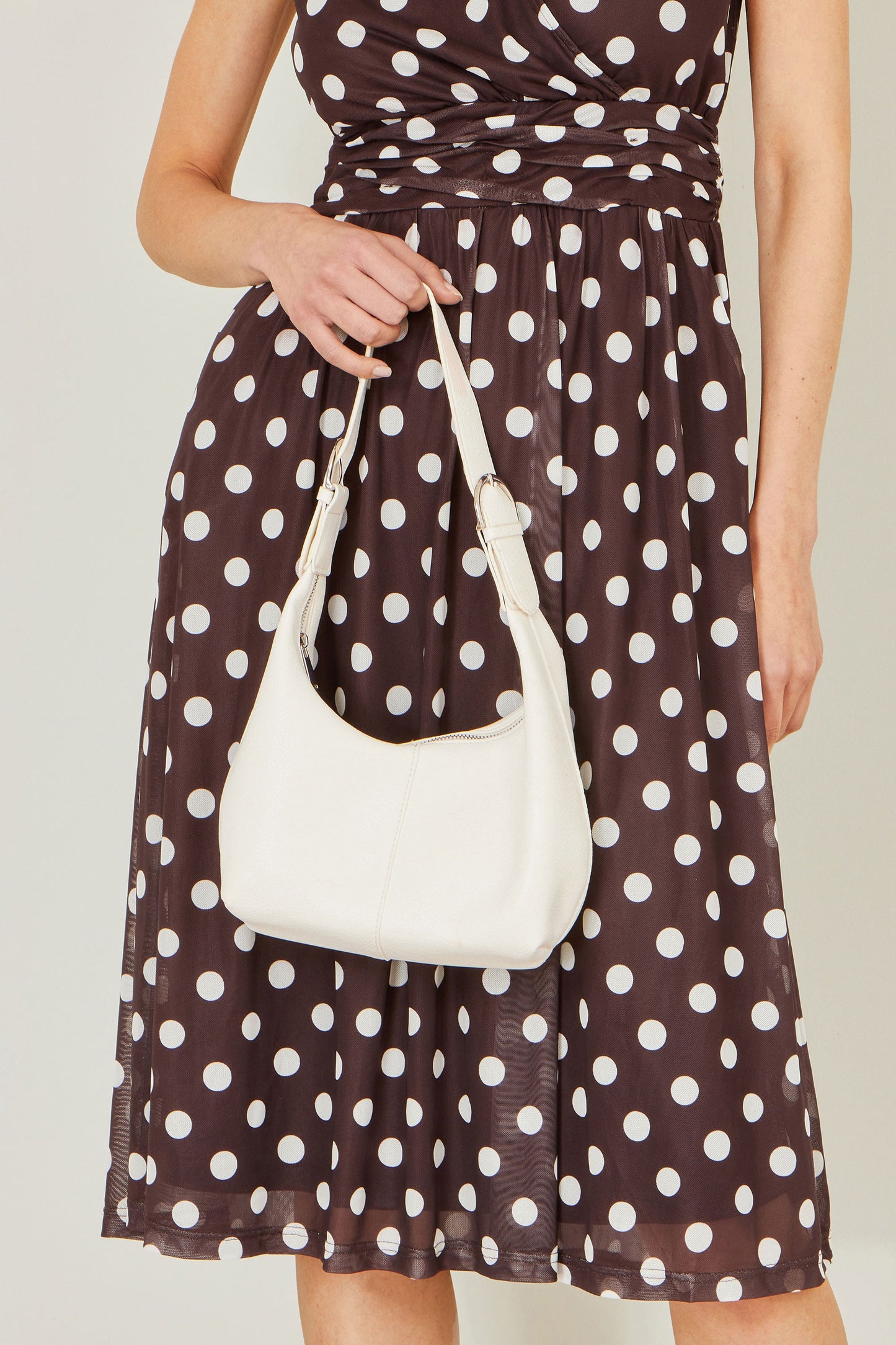 Ivory Shoulder Scoop Bag With Buckle