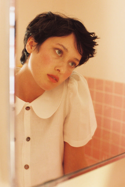 Má + Lin Frances Cropped Linen Blouse in White
