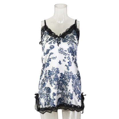 Women's Lace V-Neck Nightdress - Sleeveless Sleepwear - Bascora