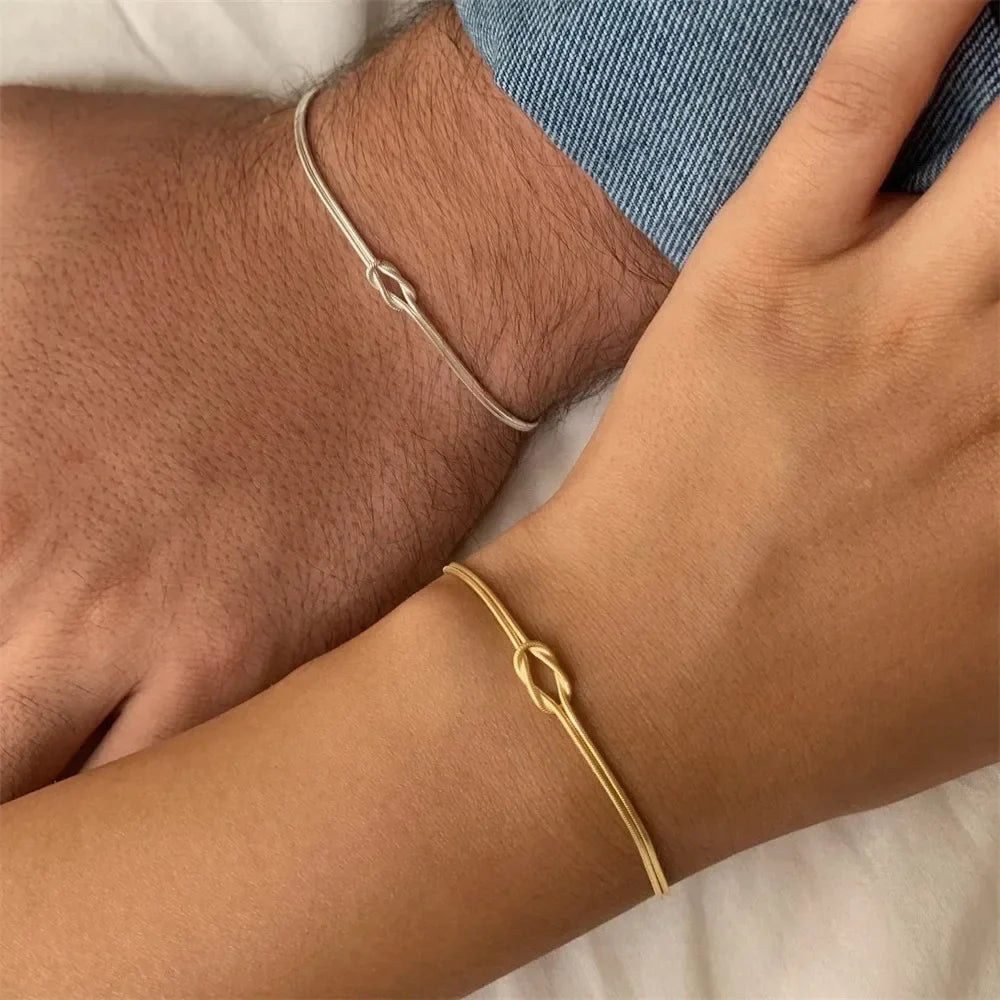 Savaé Design Snake Chain Knot Bracelet