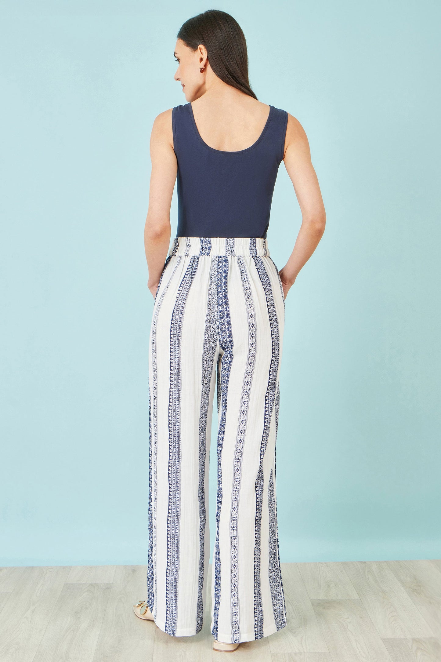 White Linen Mix Cropped Trousers With Tie Belt