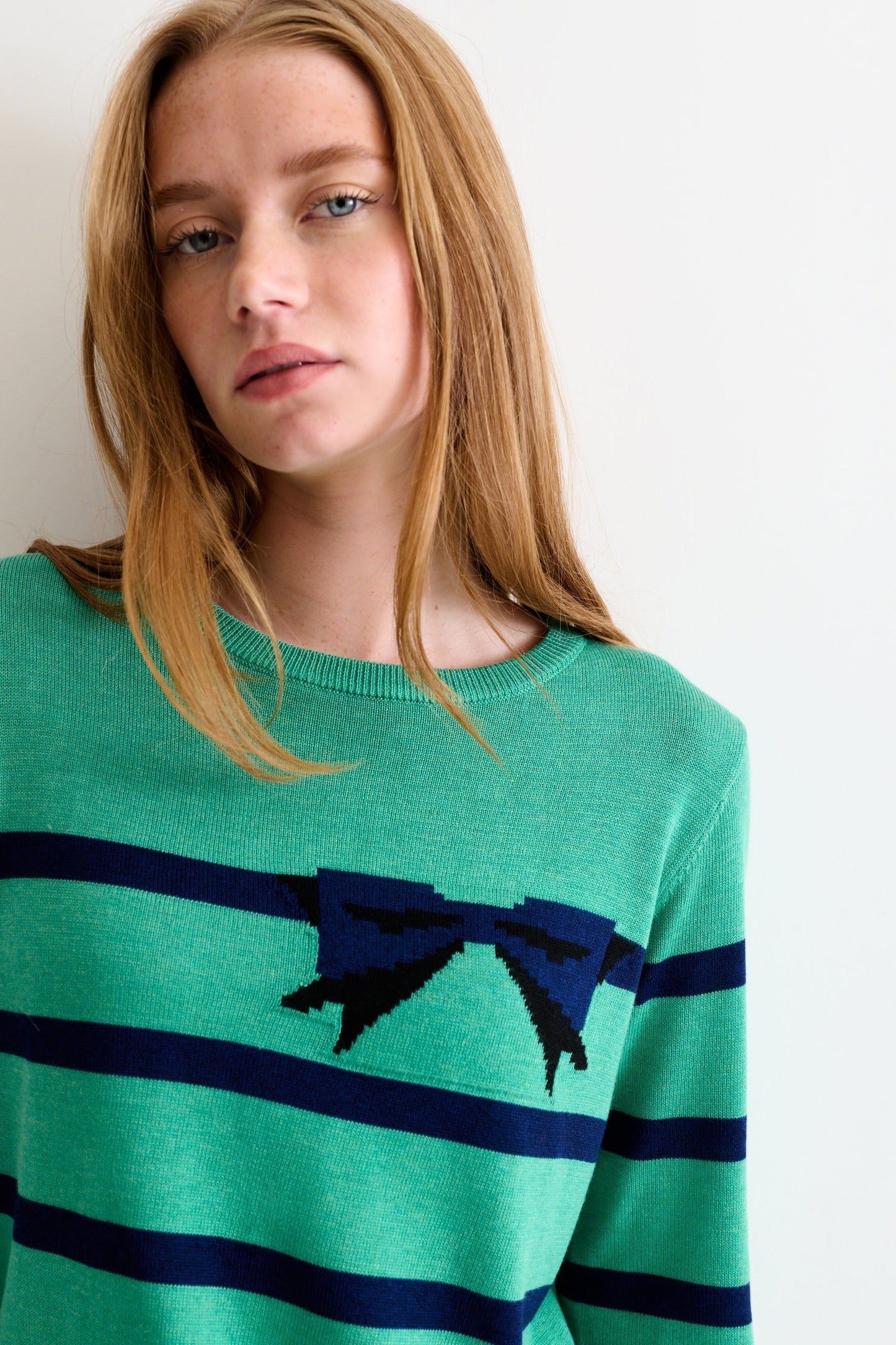 Bly Bow Intarsia Striped Jumper – Navy - Bascora