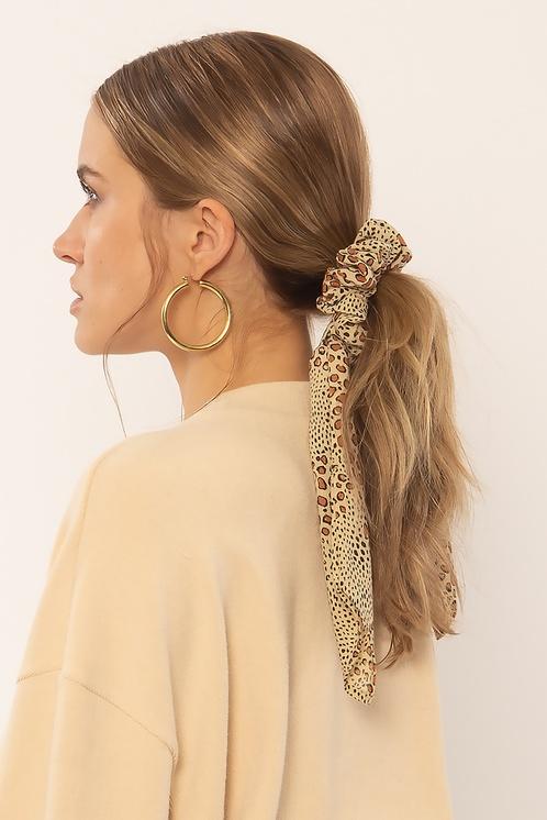 Amuse society swept away scrunchie