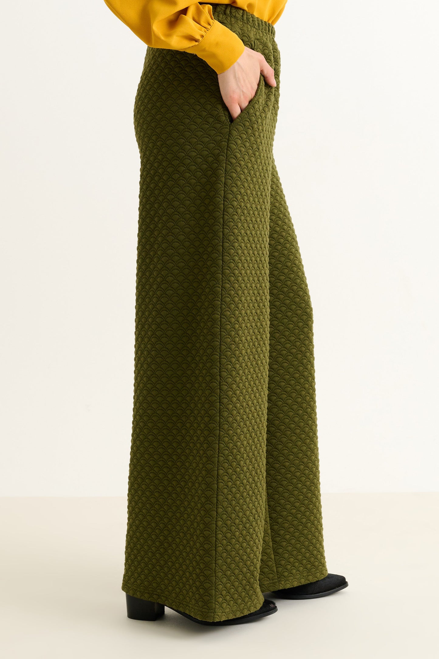 Flory Scallop Quilt Wide Leg Trouser - Moss Green - Bascora