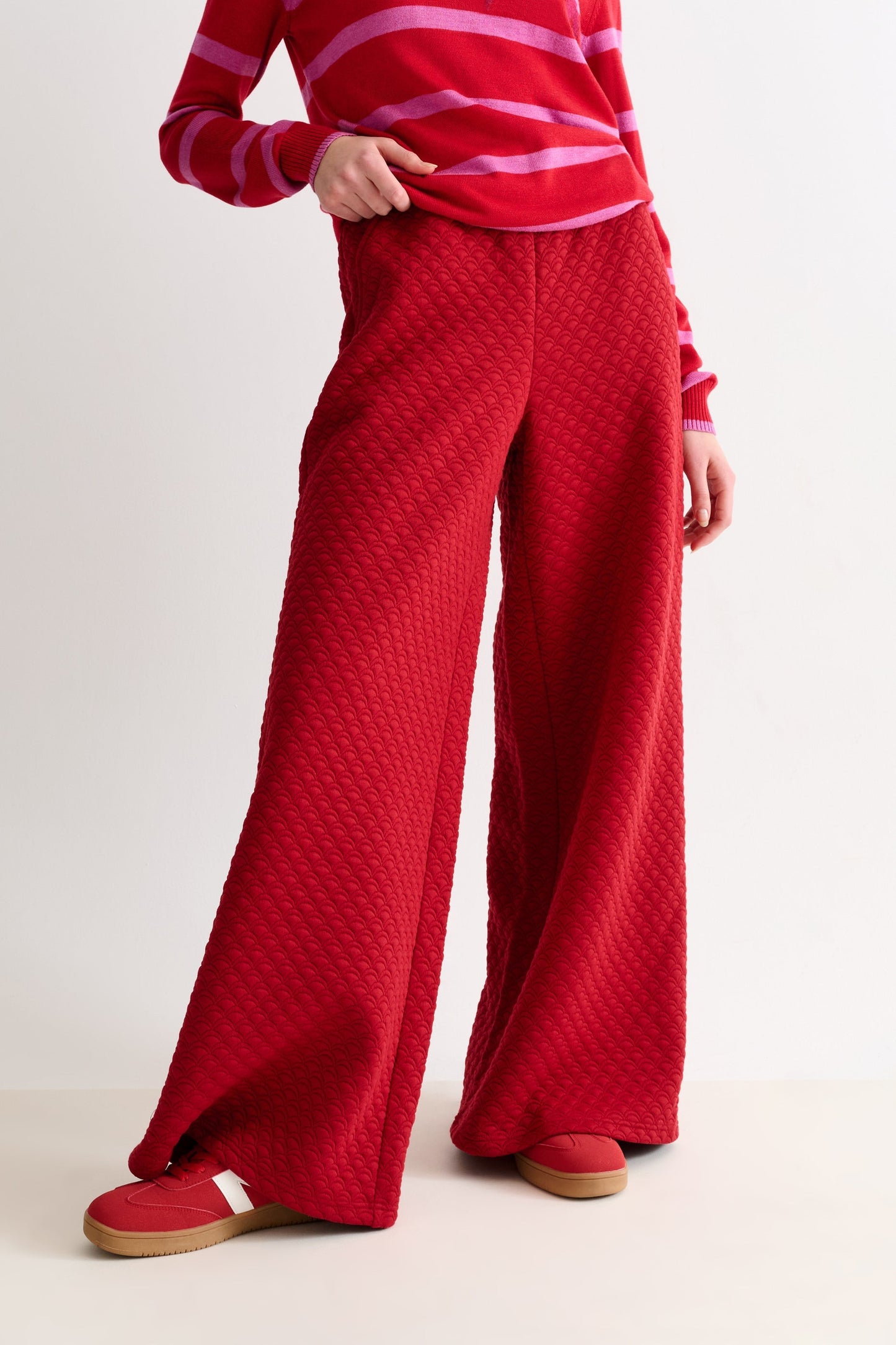 Flory Scallop Quilt Wide Leg Trouser - Wine Red - Bascora