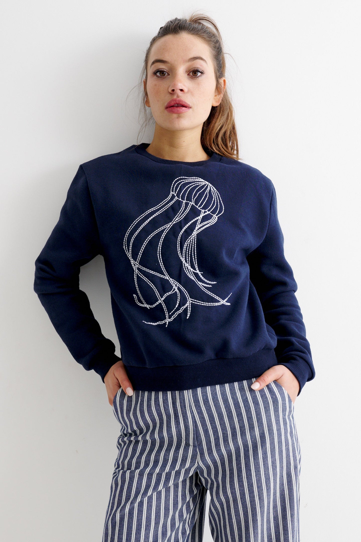 Jan Jellyfish Embroidered Sweatshirt - Bascora