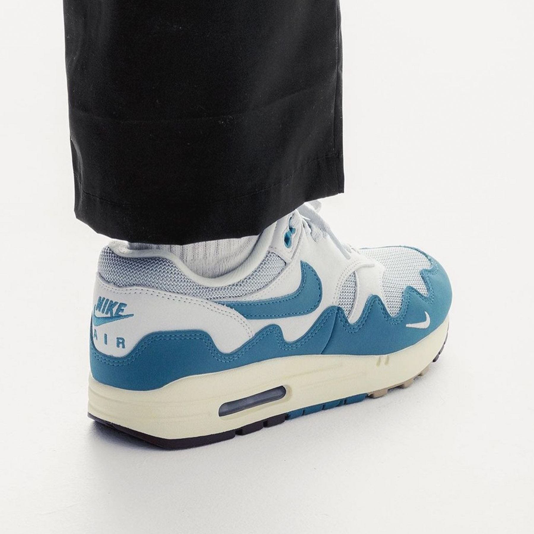 Patta x Nike Air Max 1 'Noise Aqua' - Bascora