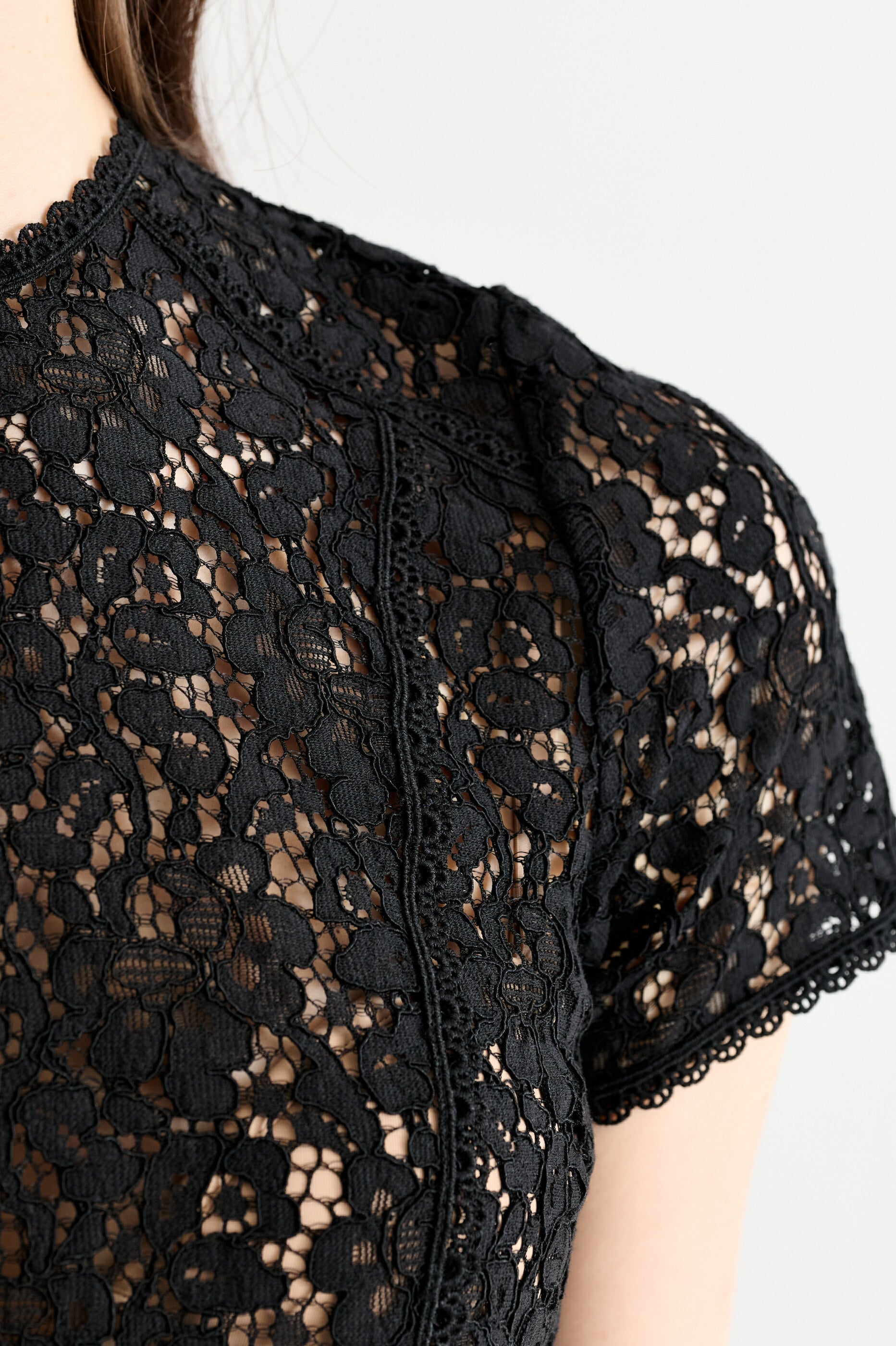 Rufaro Lace Trim Short Sleeve Blouse - Black - Bascora