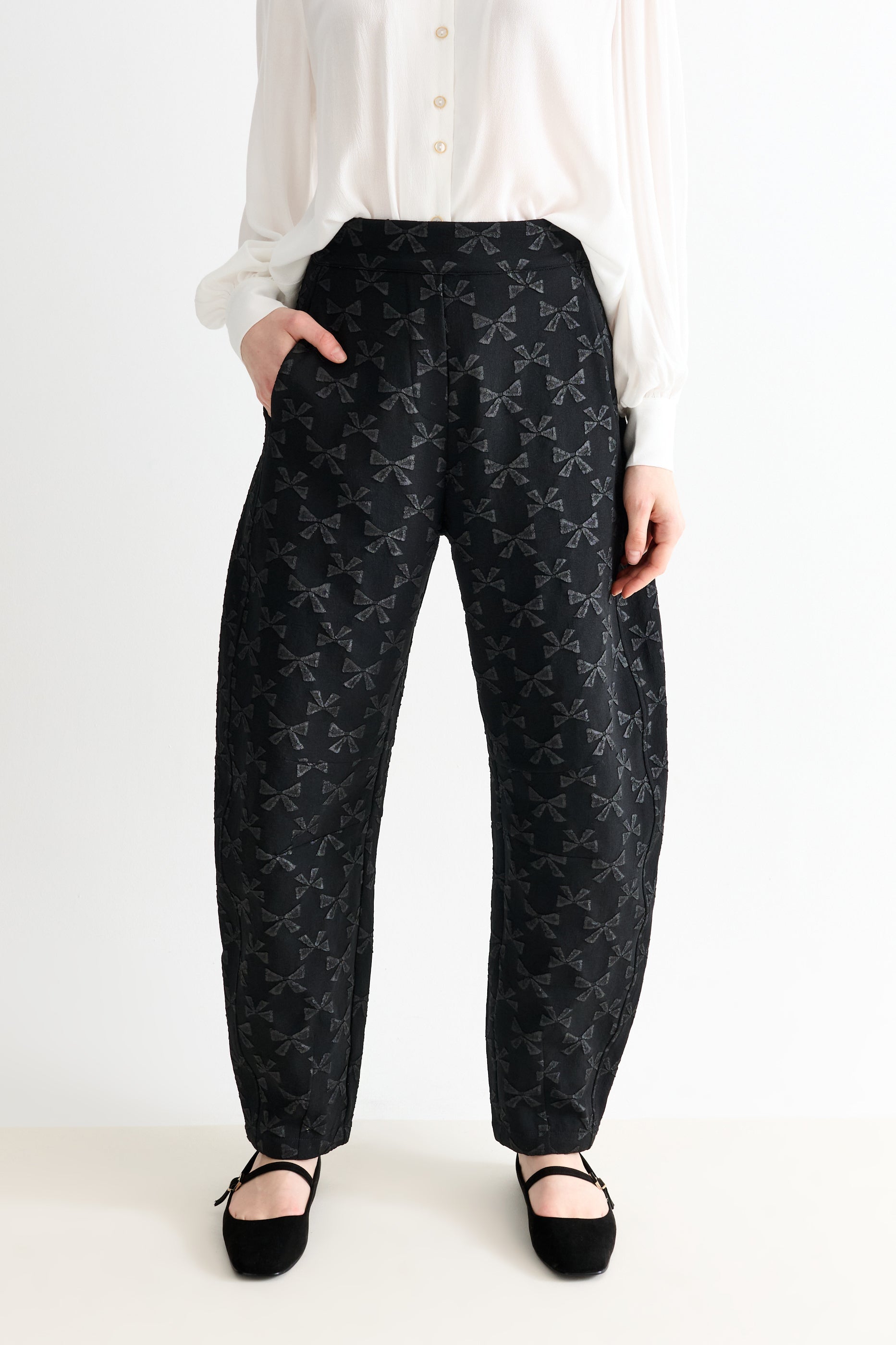 Sutton Black Bow Jacquard Barrel Trousers - Bascora