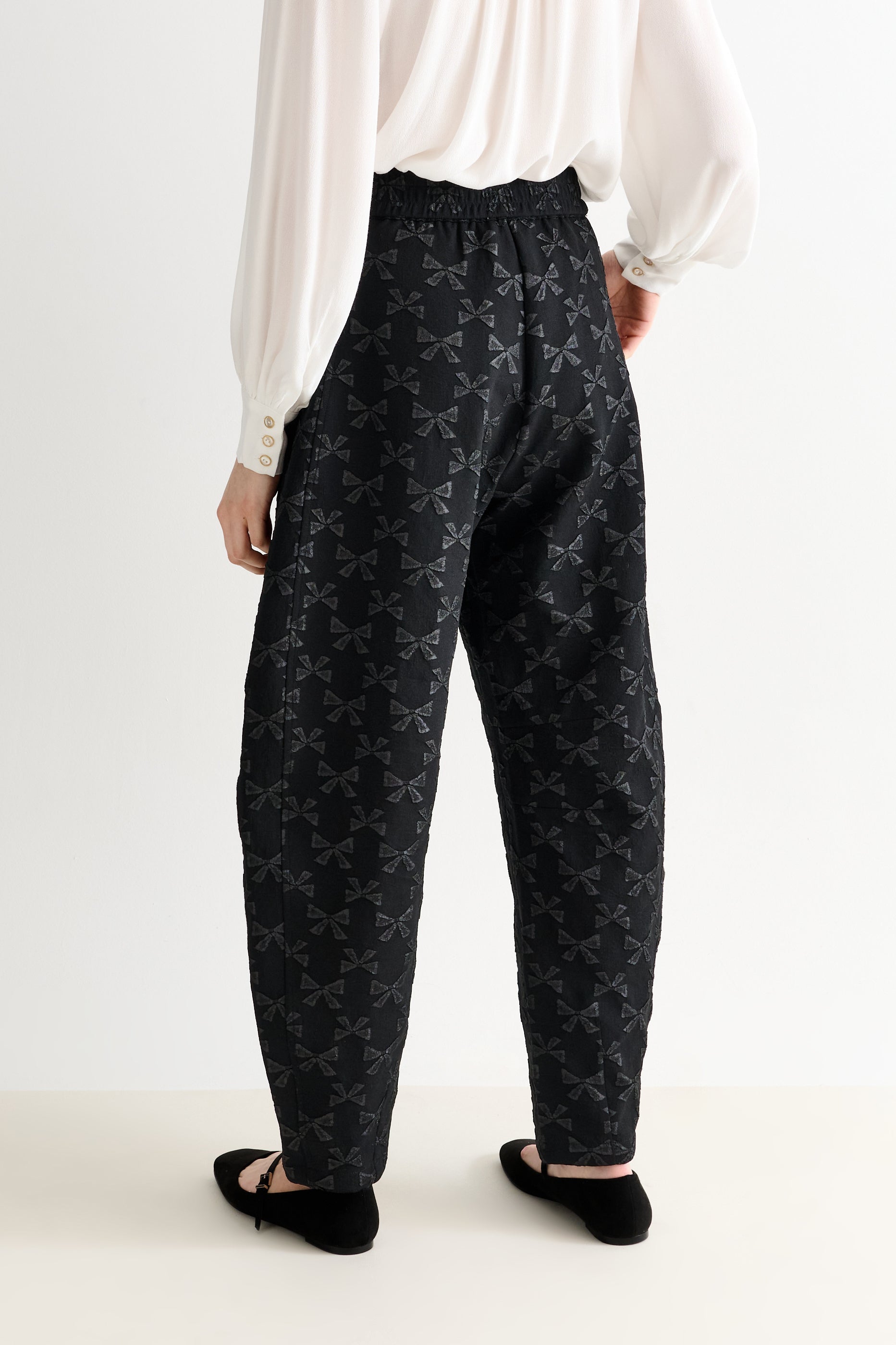 Sutton Black Bow Jacquard Barrel Trousers - Bascora