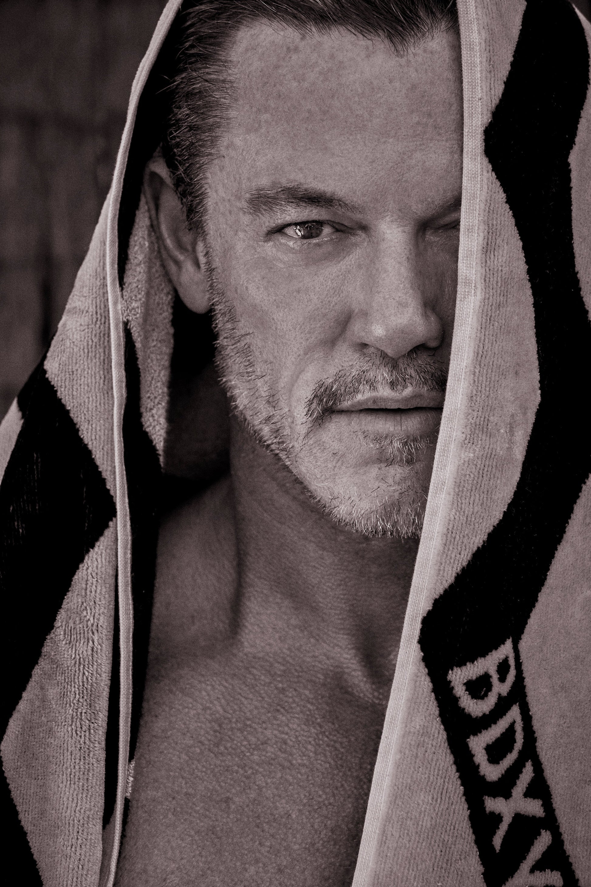 The Wrap Towel – Mirrorzag Black - Bascora