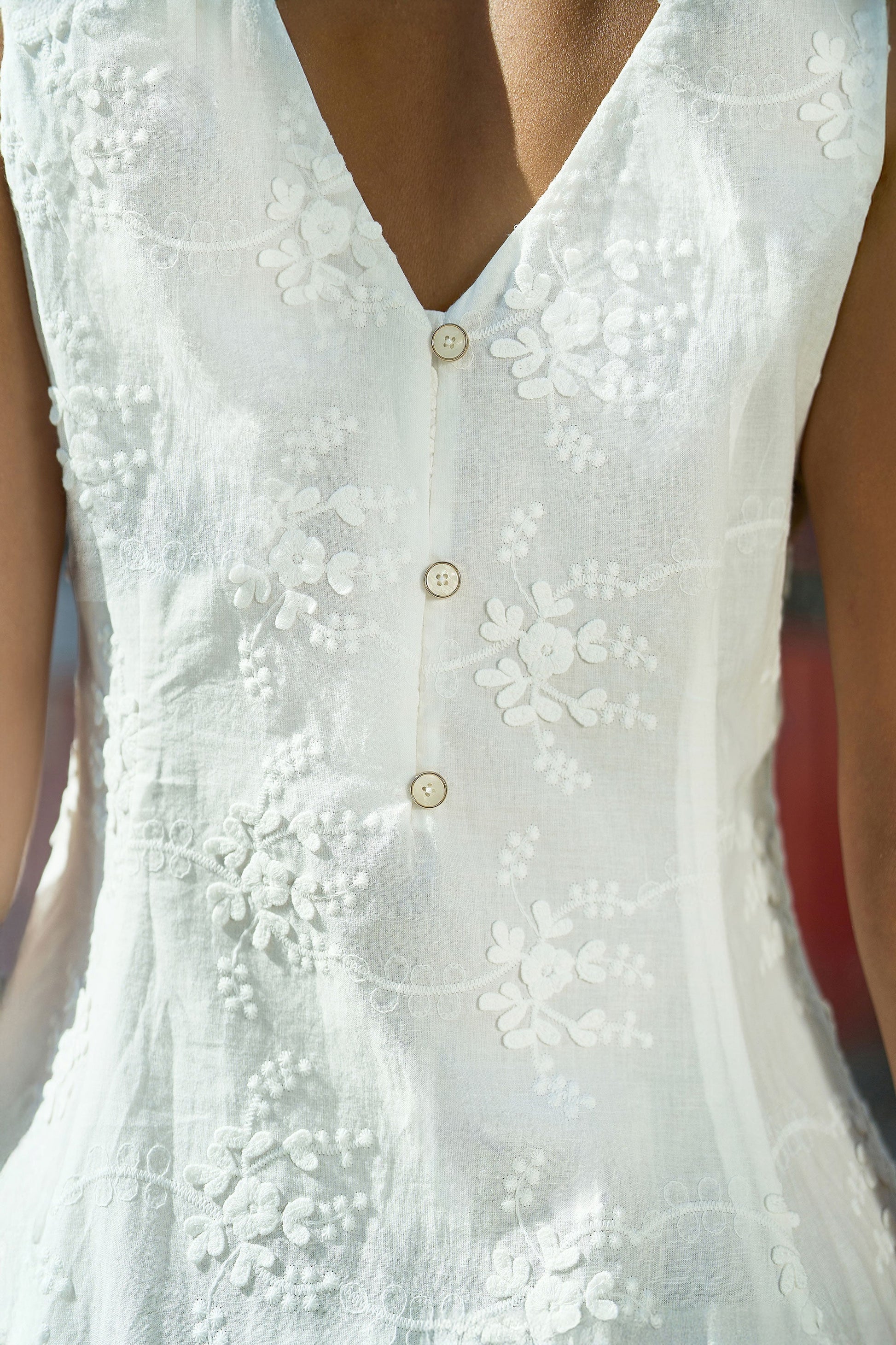 White Cotton Applique Flower Swing Shift Dress - Bascora