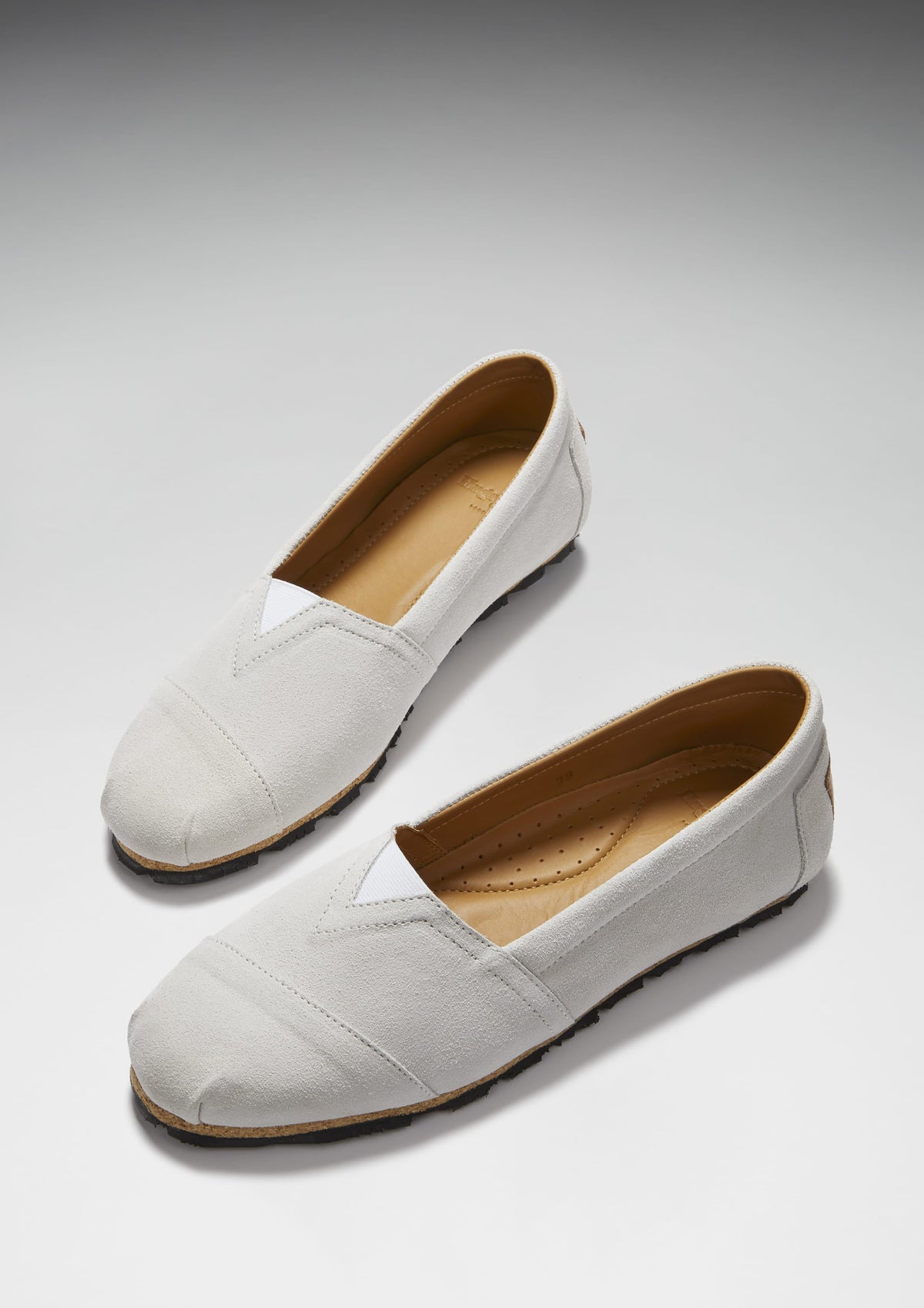 Hugs & Co. Women's White Suede Chukka Espadrilles